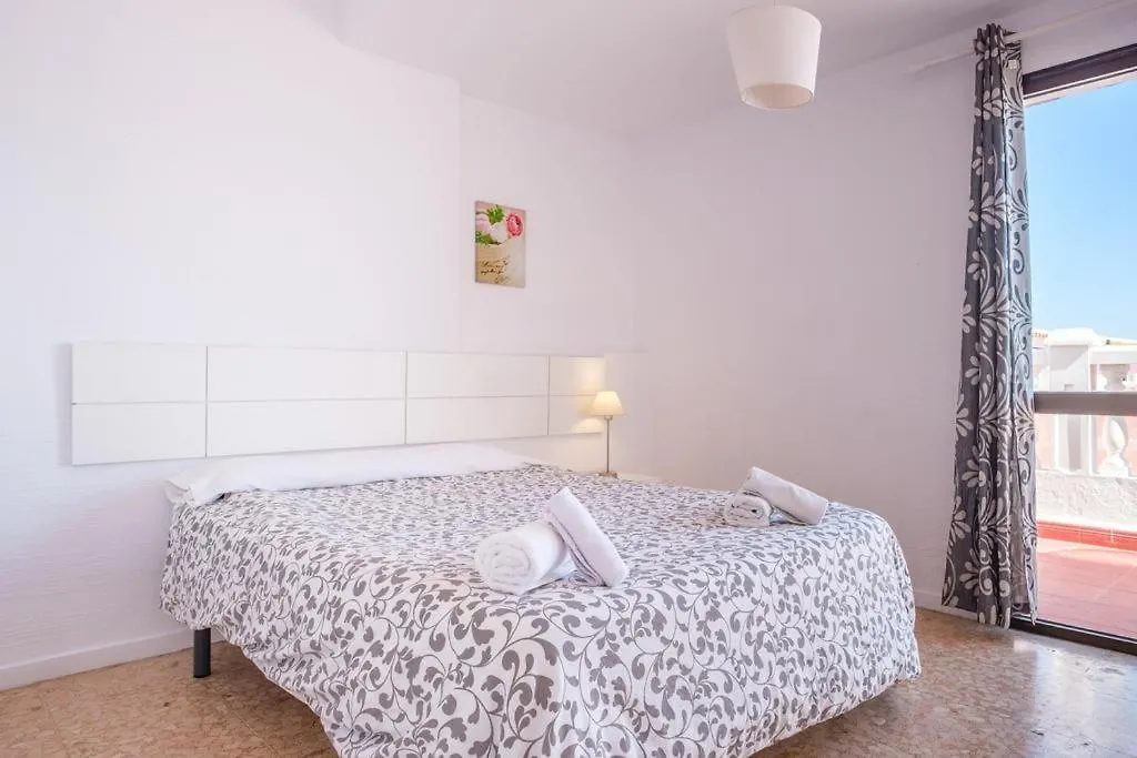 Jacaranda Apartments & Studios Es Cana