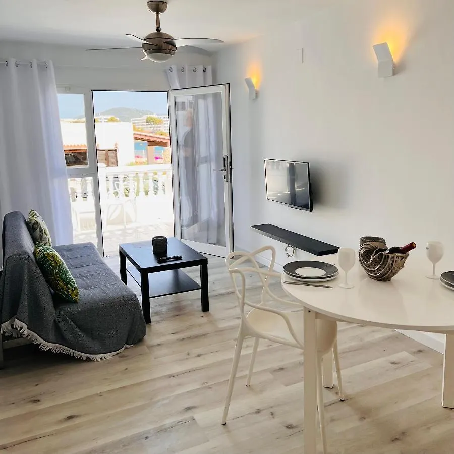 Jacaranda Apartments & Studios Es Cana