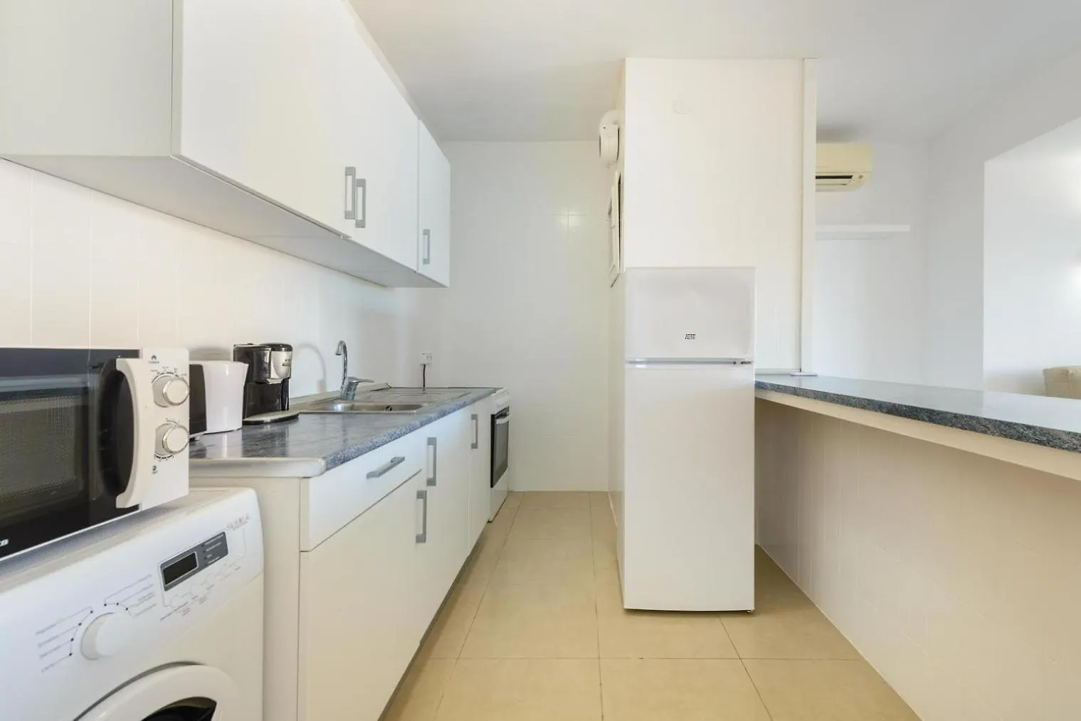 Jacaranda Apartments & Studios Es Cana 0*,  Spanyolország