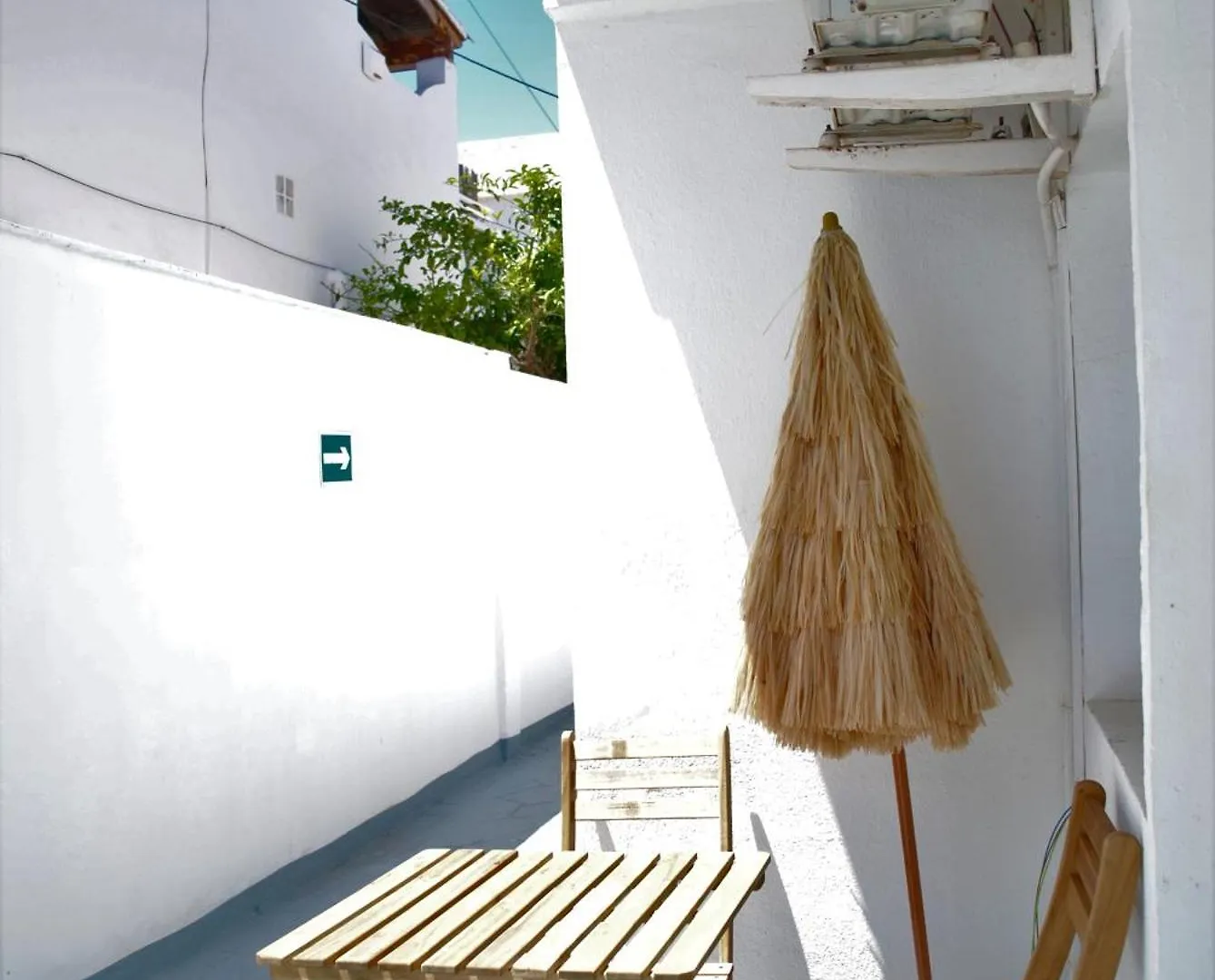 Jacaranda Apartments & Studios Es Cana