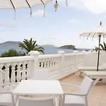 Jacaranda Apartments & Studios Es Cana