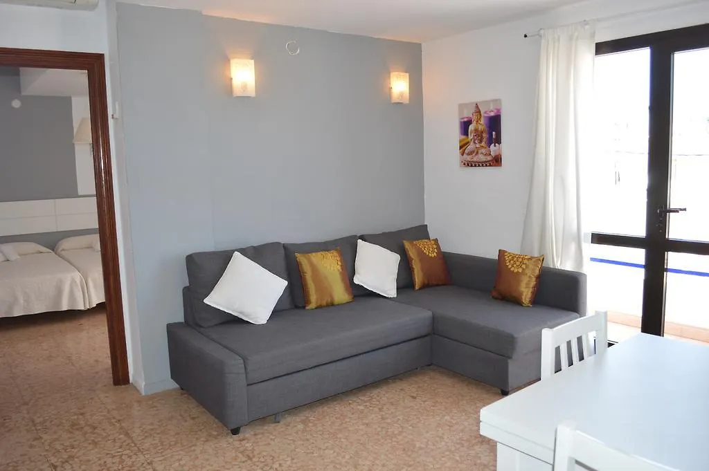 Jacaranda Apartments & Studios Es Canar