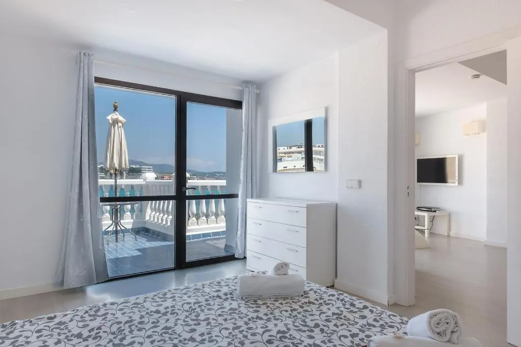 Jacaranda Apartments & Studios Es Cana